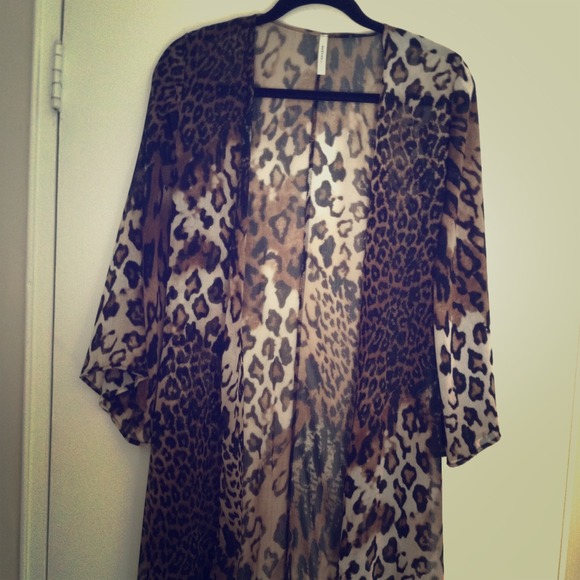 Glam Sheer Leopard Kimono