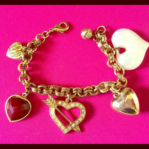 Dangling hearts bracelet