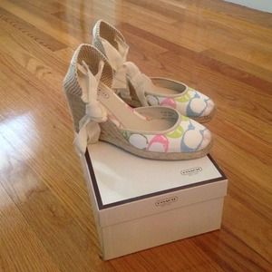 🎀💛Coach espadrilles💛🎀size 8