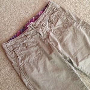 American Eagle Khaki Capris