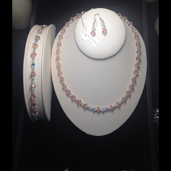 SWAROVSKI. CRYSTALS - Necklace - Picture 1 of 1