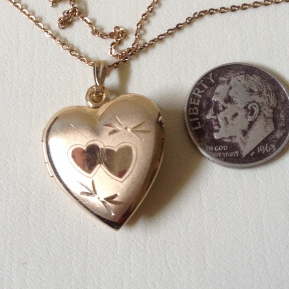 10k heart locket
