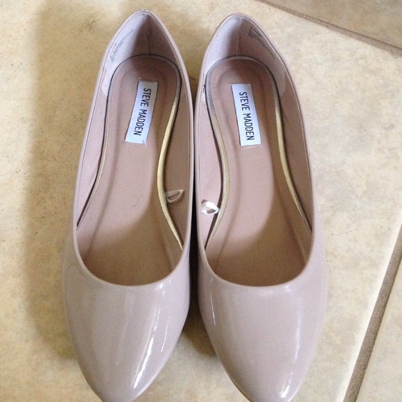 Steve Madden Nude Flats