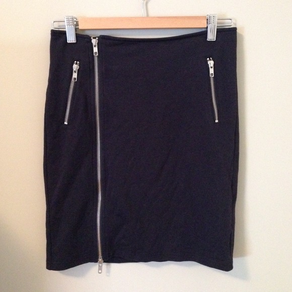 Betsey Johnson Black Zipper Skirt