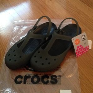 NWT Crocs Carlie Mary Jane in black-9W
