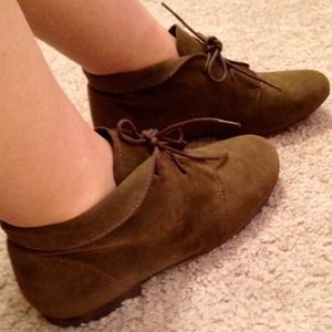 ⛔️SOLD⛔️ Breckelle's Desert Boot Size 7 1/2