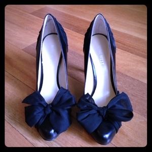 Black Chiffon Bow Pumps