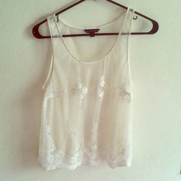 Elegant white sheer tank top - Picture 1 of 4