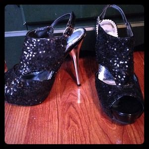 NWOT Sparkle Heels