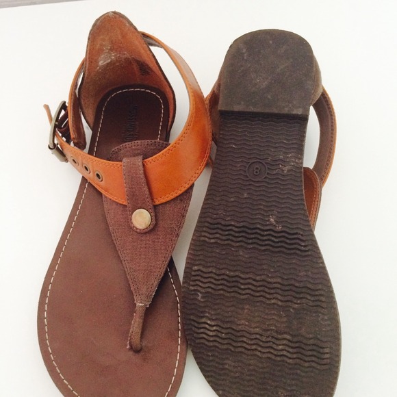 ❌SOLD in Bundle Say Yes To The Sandals - Picture 4 of 4