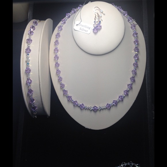 SWAROVSKI CRYSTALS - Necklace