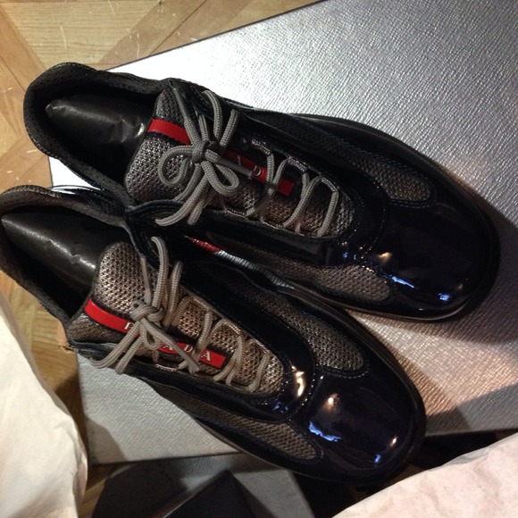 PRADA PATENT LEATHER SZ 37.5