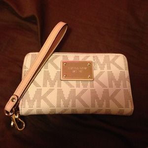 Michael Kors Wristlet