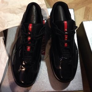 PATENT LEATHER PRADA SIZE 37.5