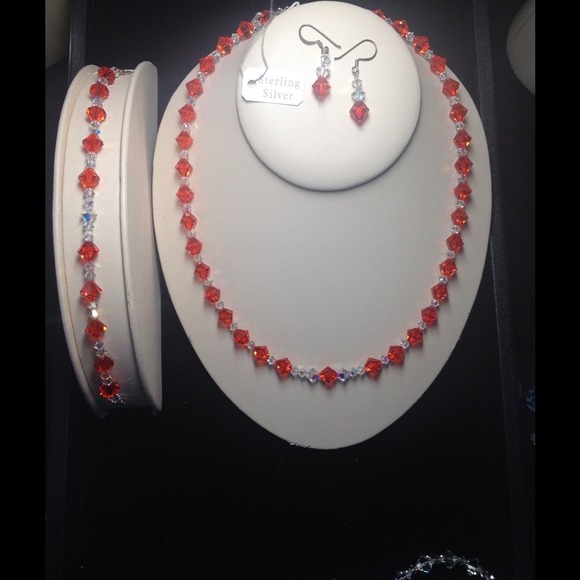 SWAROVSKI CRYSTALS - Necklace - Picture 1 of 2