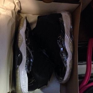 AIR JORDAN SPACE JAM 11s Sz 6