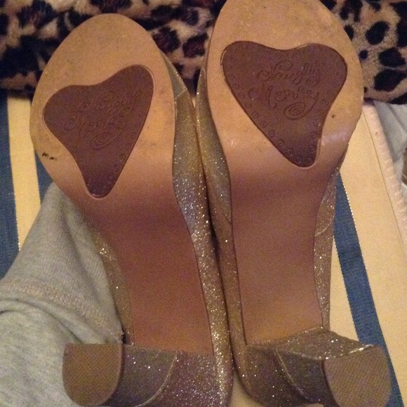 Heels - Picture 3 of 4