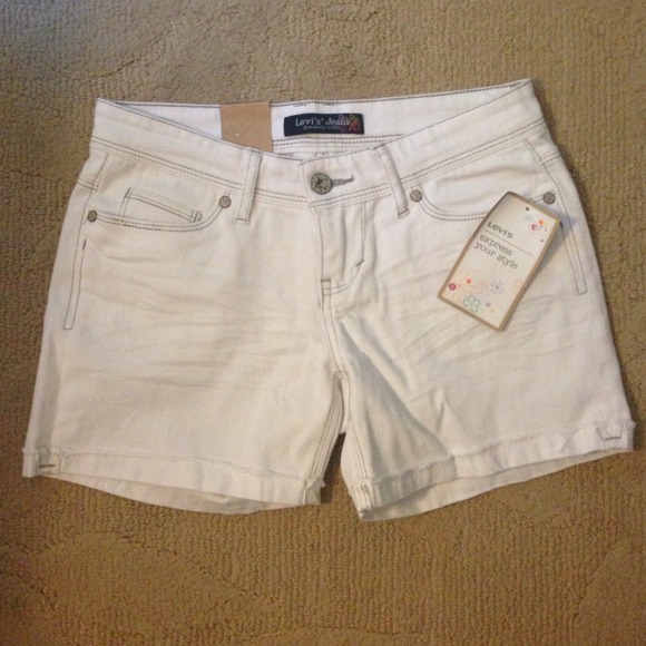 Levi's Denim - Levi's Midi White Shorts