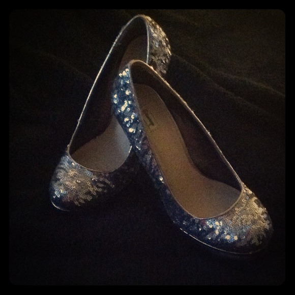 Cute Pewter Sequined Heels