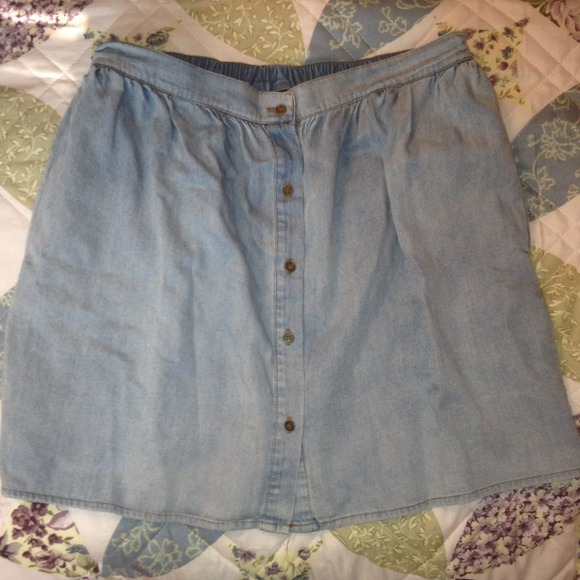 ⛔️SOLD⛔️ button up skirt from Tilly's