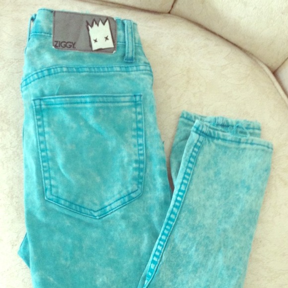 Reserved! Teal high waisted acid wash jeans. 👖