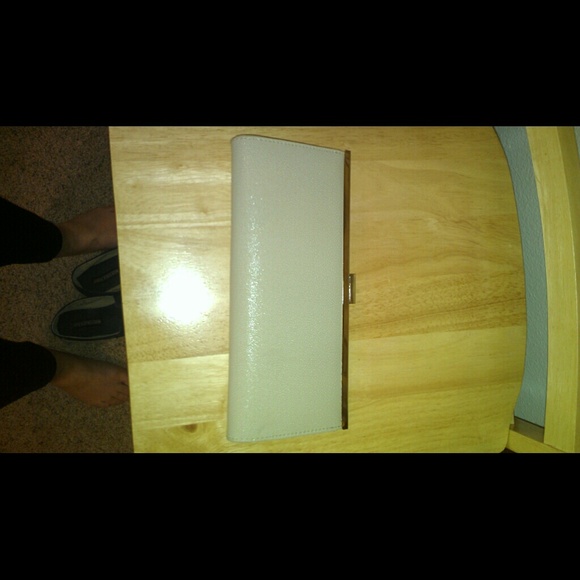 Tan clutch - Picture 2 of 4