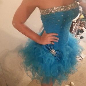BEAUTIFUL BLUE PROM DRESS