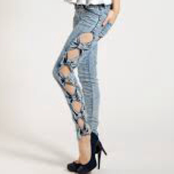 Side Bow Acid Wash Jeans NWT SIZE 26