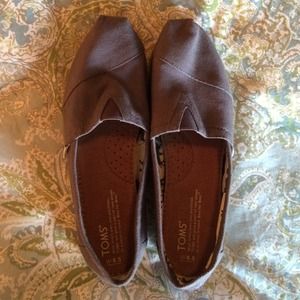 Women's TOMS classic shoe