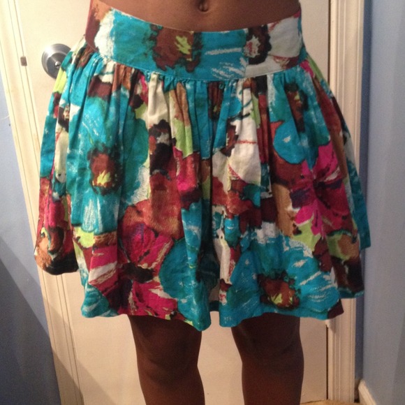 Skirt - Picture 2 of 2