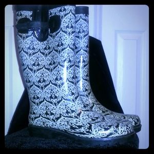 Women's Rain Boots (Like new!)