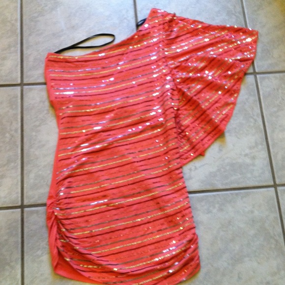 2 b bebe Tops - Coral top with sequins. NWOT