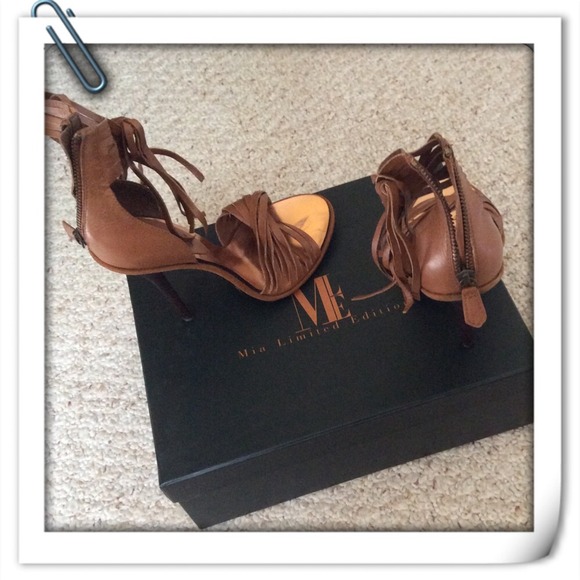 π SOLD! Mia Ankle Cuff Back Zip Sandal w/Fringe - Picture 2 of 4