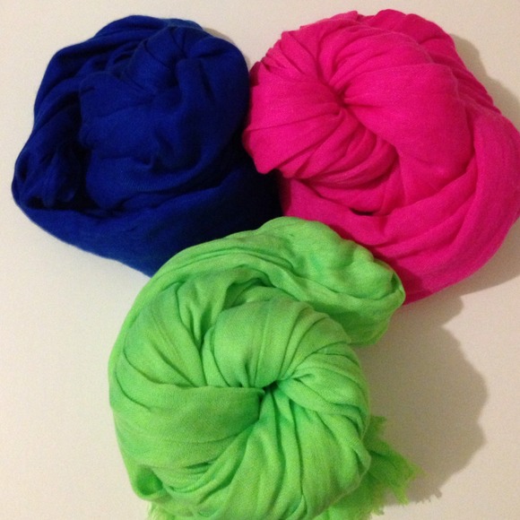 3 Abercrombie scarves