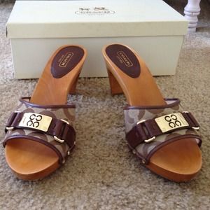 COACH size 9 heels footwear