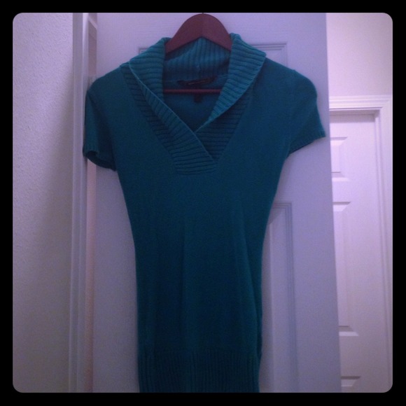 ✂️Price Cut✂️BCBG Sweater! Great for any season!