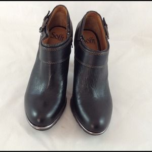 "REDUCED" Sofft Black Booties