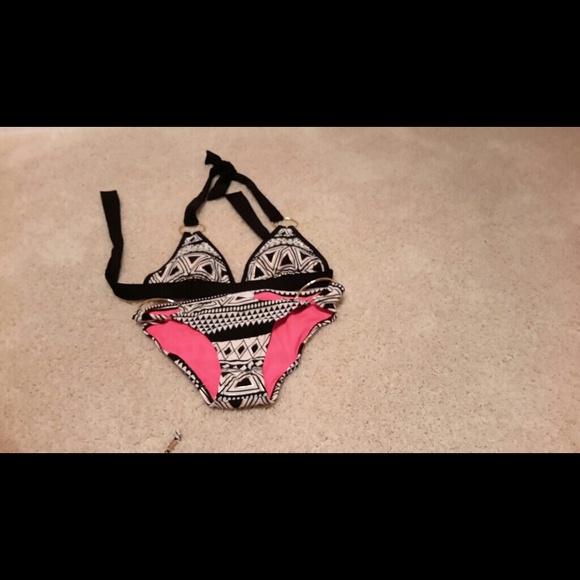 NWT SEXY JESSICA SIMPSON 2 PIECE SWIM SUIT
