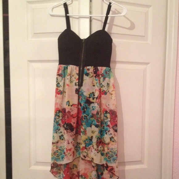 Material Girl cute summer dress - Picture 2 of 4