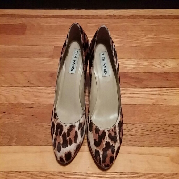 Beautiful Leopard print Steve Madden Heels - Picture 2 of 4