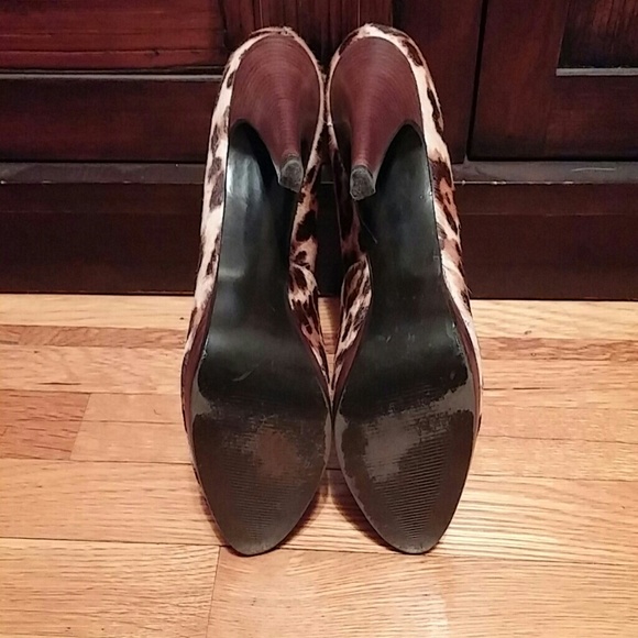 Beautiful Leopard print Steve Madden Heels - Picture 3 of 4
