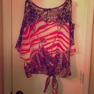 New stylish top, never been worn!