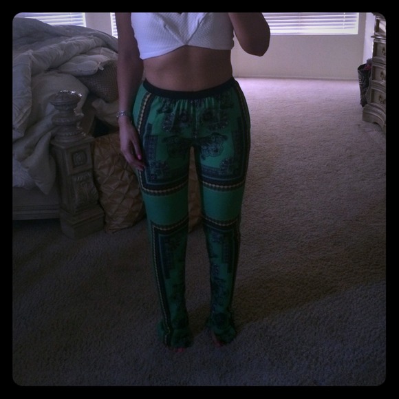 💕Bcbg patten green pants. Worn once