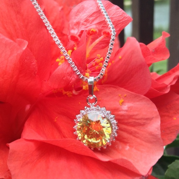 Jewelry - 💚925 Silver Green/Yellow Topaz 16" Necklace💚