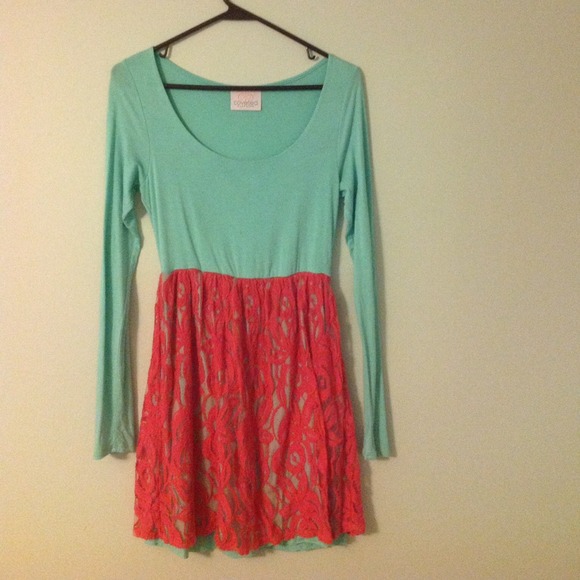 **SOLD** Scoop Neck Lace Mix Dress Mint/Coral