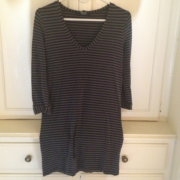 ❌Sold❌French conn stretchy dress