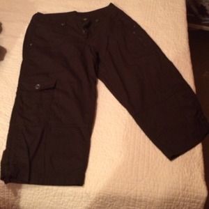 Brown capris
