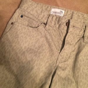 PRICE LOWERED. Gap Leopard Print Skinny Jean.