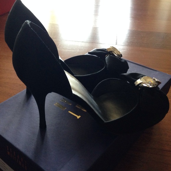 Stuart Weitzman evening shoes - Picture 2 of 4