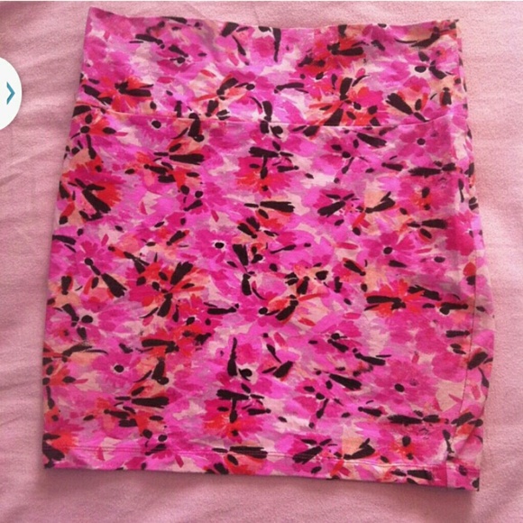 Floral Body Con Skirt - Picture 1 of 1